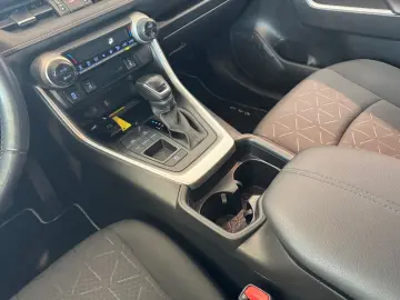 RAV 4 2.5 4x2 Hybrid Team D  AHK el Heck ACC CAM