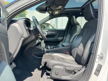 XC40 B4 Geartr. R-DESIGN - Pano - H K - Voll-LED