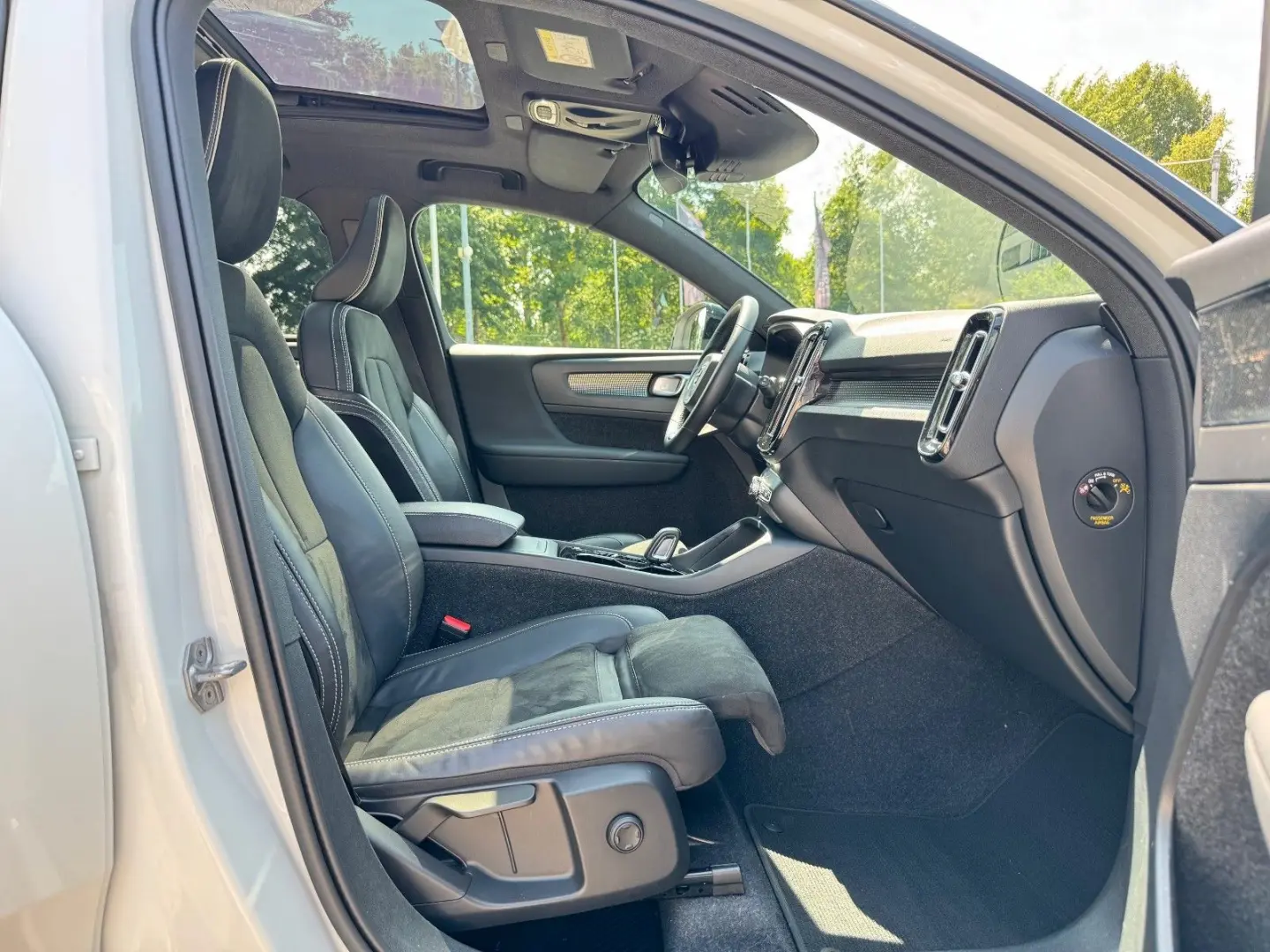 XC40 B4 Geartr. R-DESIGN - Pano - H K - Voll-LED