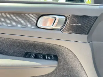 XC40 B4 Geartr. R-DESIGN - Pano - H K - Voll-LED