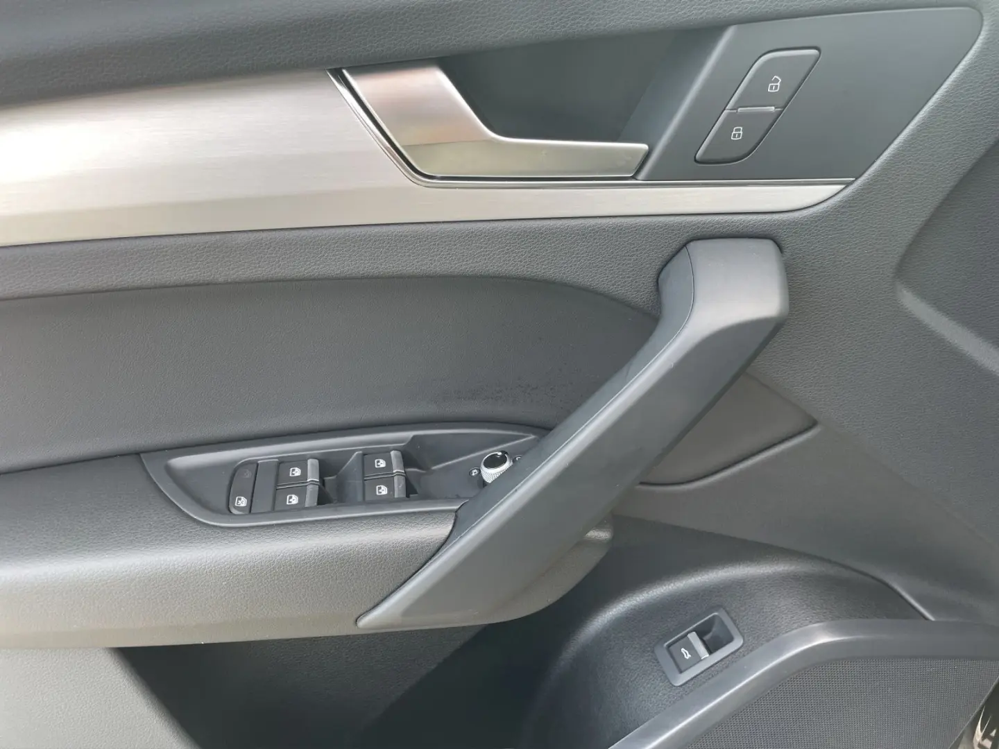 Q5 40 TDI quattro S line PANO MAT LED ACC