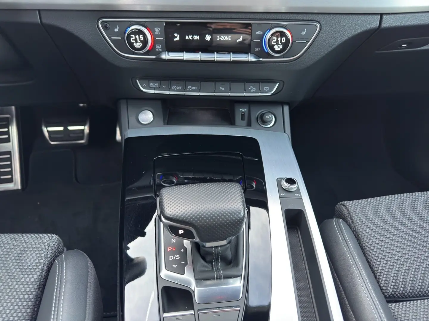 Q5 2.0 TDI Sportback S Line Matrix Pano AHK 40 T