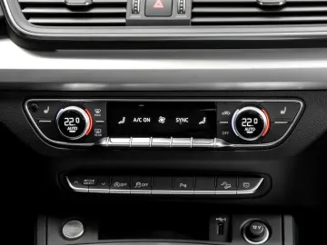 Q5 50 quattro S LINE BLACKPAK PANO CAM ACC LM19