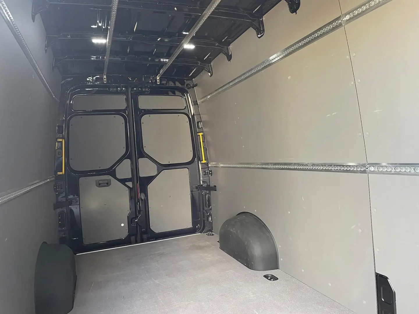 Crafter Kasten 35 L4H3 NAV SITZHZ AHK DAB KAMERA