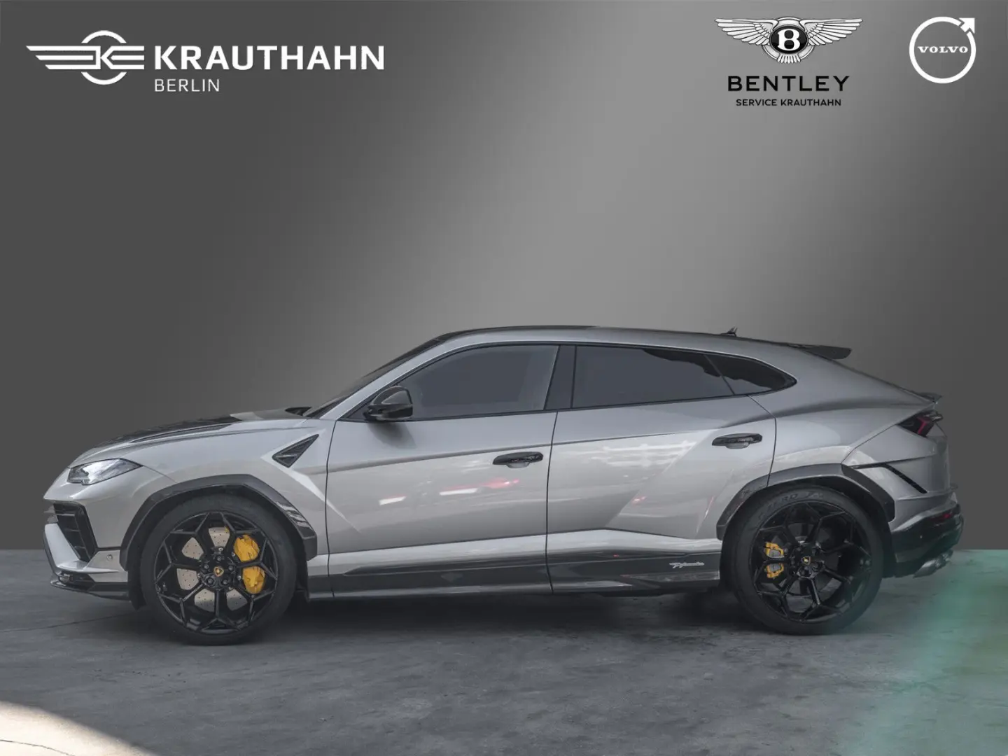 Urus Performante Full Carbon PPF Akrapovic 23
