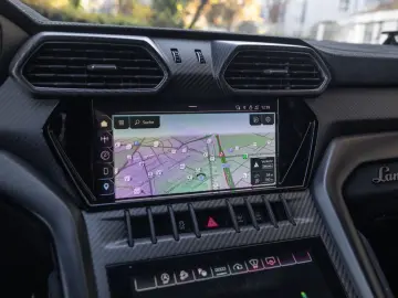 Urus Performante Full Carbon PPF Akrapovic 23