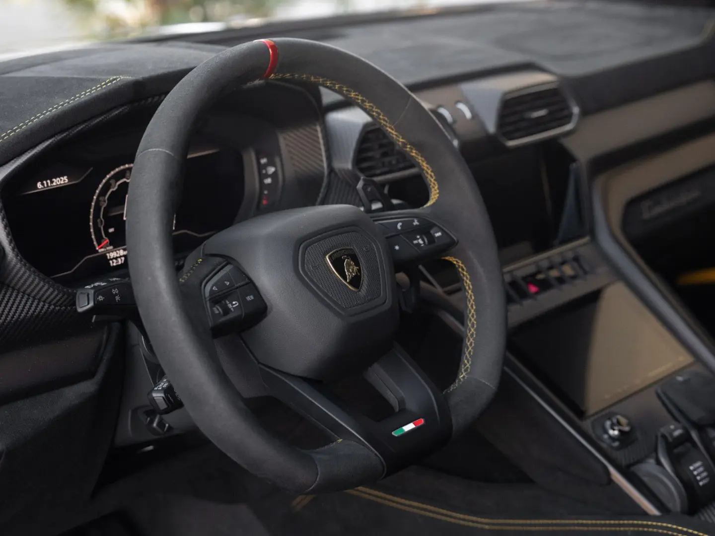 Urus Performante Full Carbon PPF Akrapovic 23