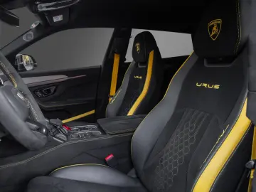 Urus Performante Full Carbon PPF Akrapovic 23