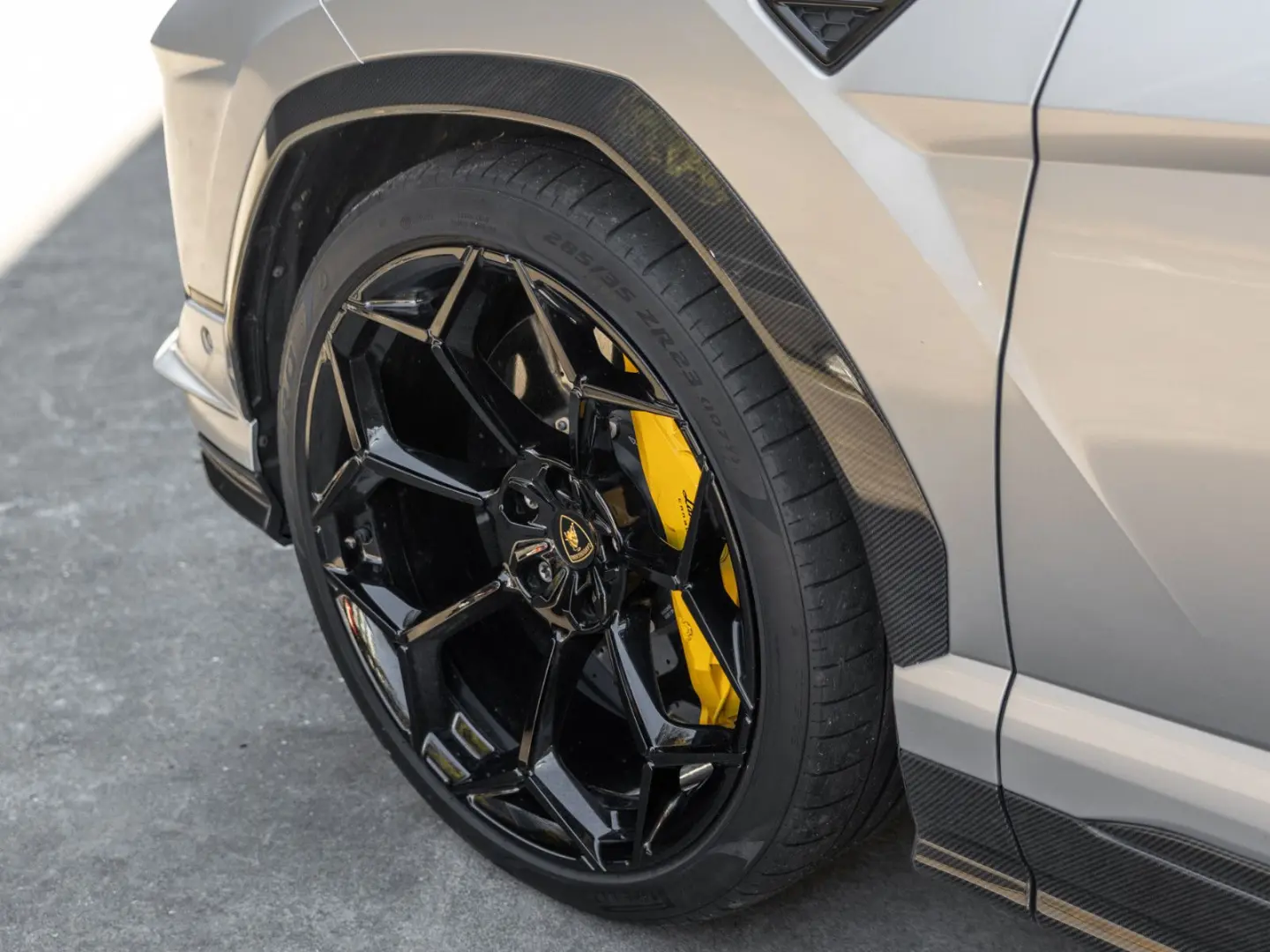 Urus Performante Full Carbon PPF Akrapovic 23