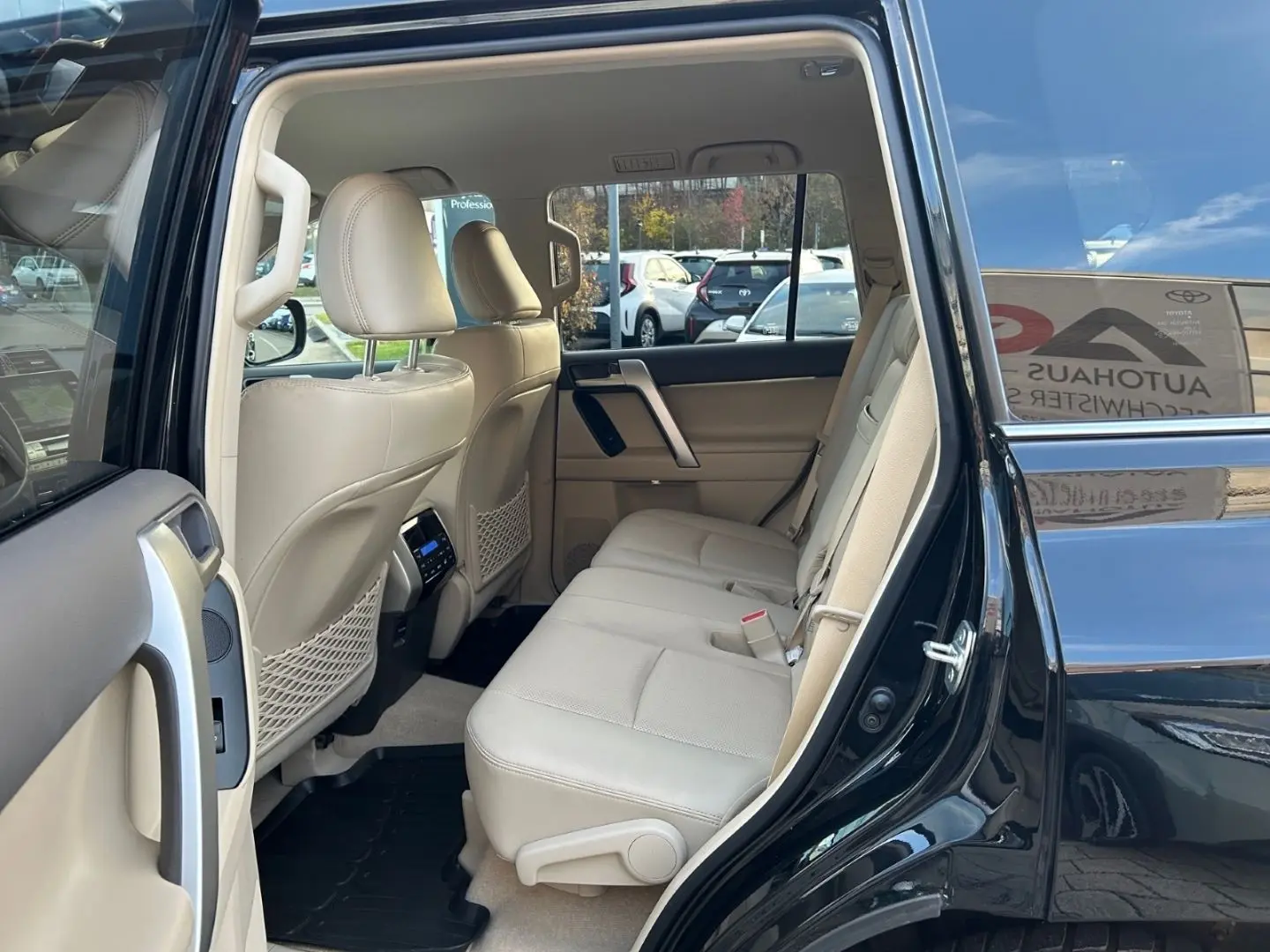 Land Cruiser 2.8 D-4D EXECUTIVE GELÄNDE beige