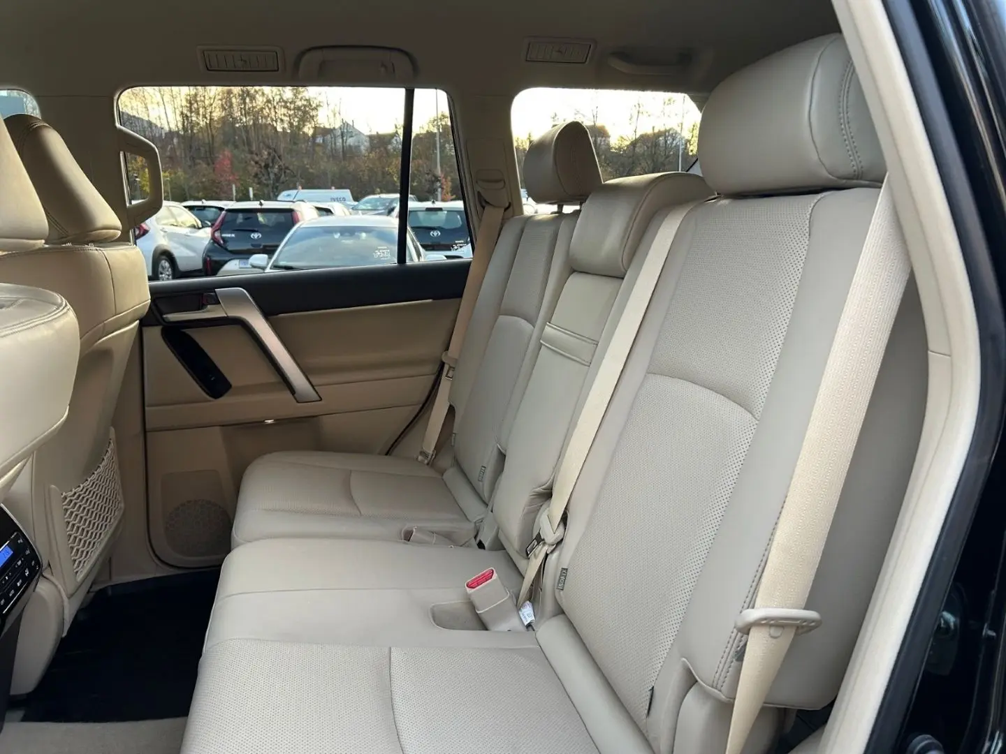 Land Cruiser 2.8 D-4D EXECUTIVE GELÄNDE beige