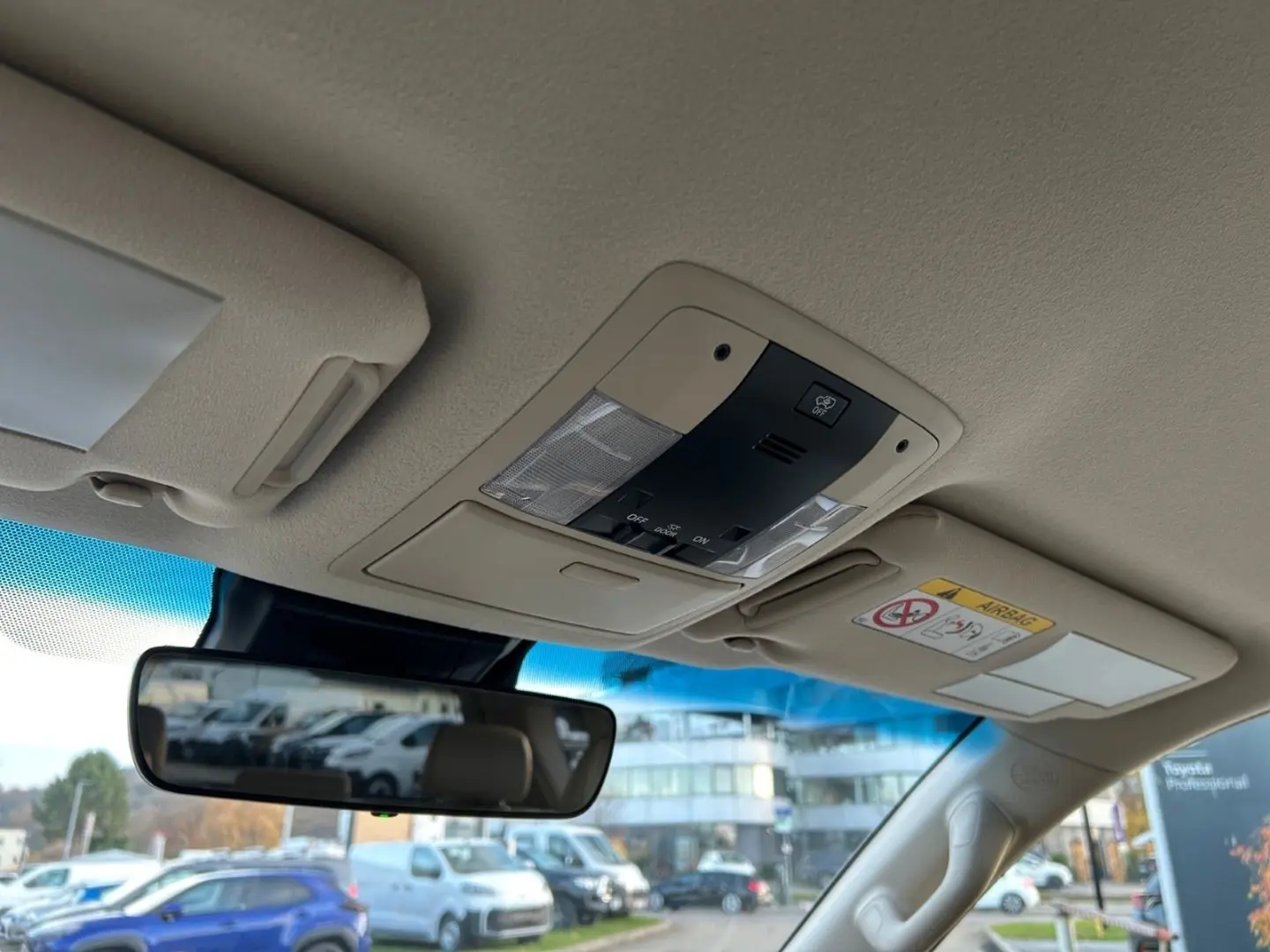 Land Cruiser 2.8 D-4D EXECUTIVE GELÄNDE beige