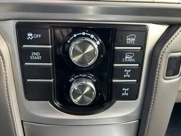 Land Cruiser 2.8 D-4D EXECUTIVE GELÄNDE beige