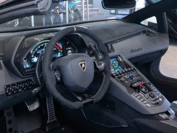 Aventador SVJ Roadster