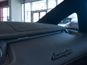 Aventador SVJ Roadster