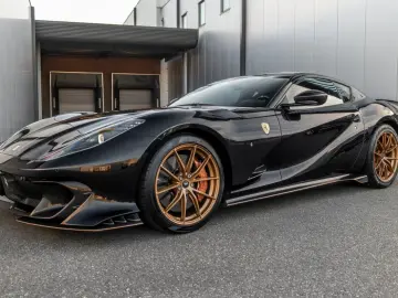 812 Competizione - Nero Daytona - Atelier