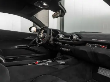 812 Competizione - Nero Daytona - Atelier