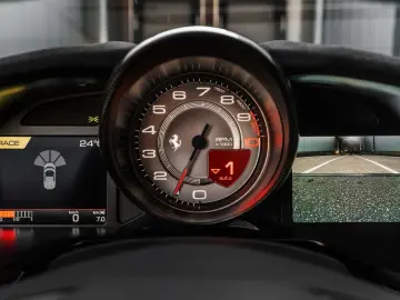 812 Competizione - Nero Daytona - Atelier