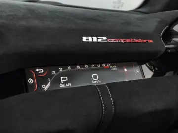 812 Competizione - Nero Daytona - Atelier