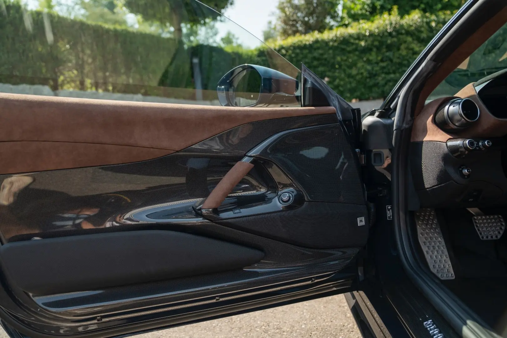 812 6.5 V12 Competizione DCT