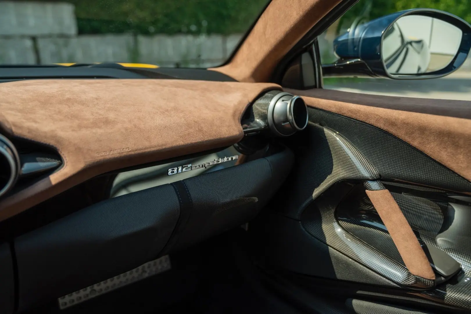 812 6.5 V12 Competizione DCT