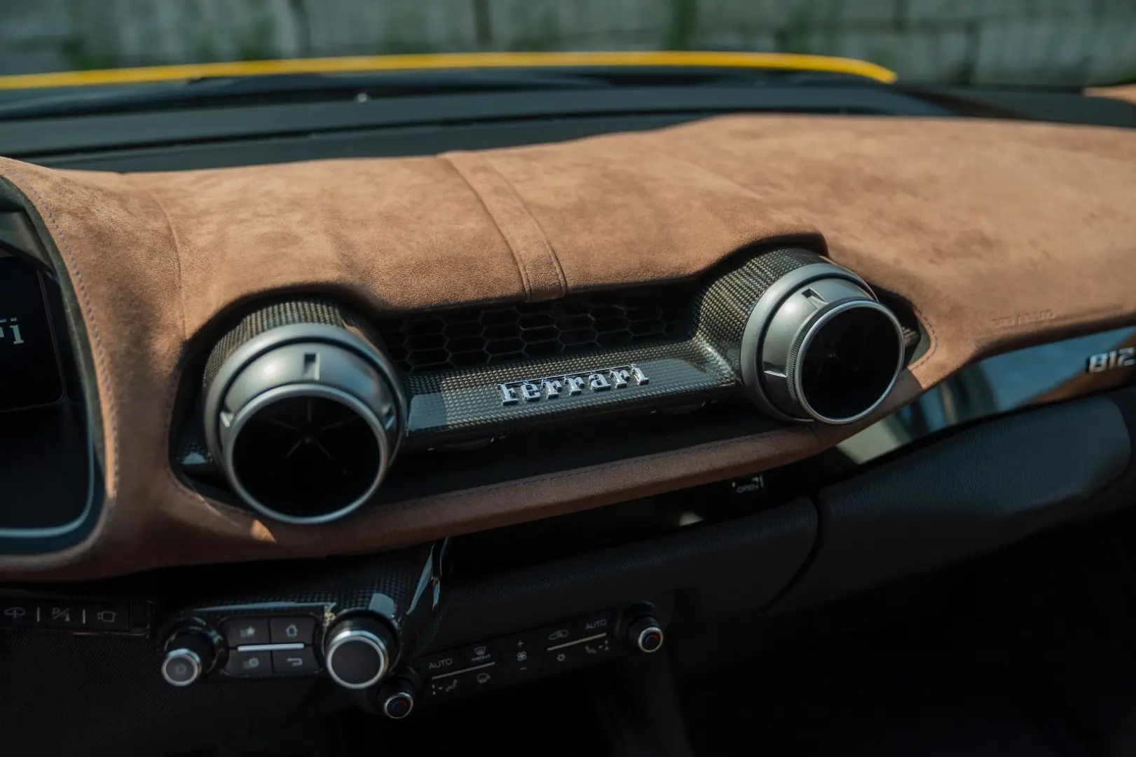 812 6.5 V12 Competizione DCT