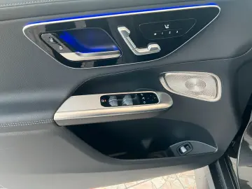 GLC 300 d 4M AMG Line Pano-Dach Distronic Kamera