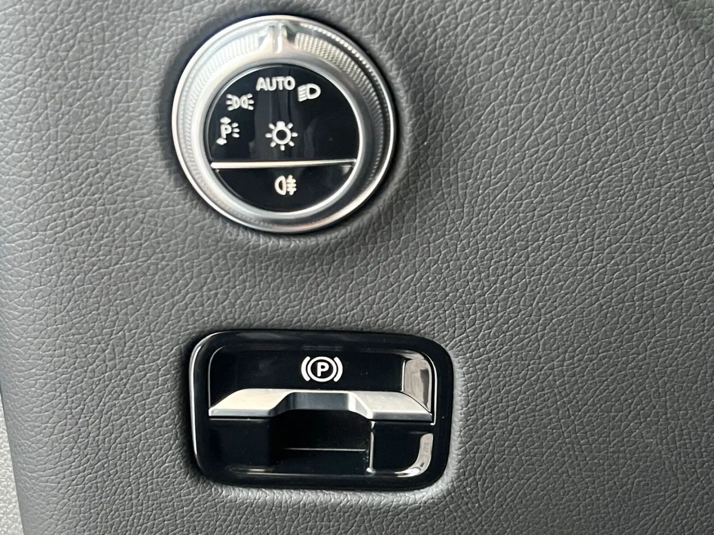 GLC 300 d 4M AMG Line Pano-Dach Distronic Kamera