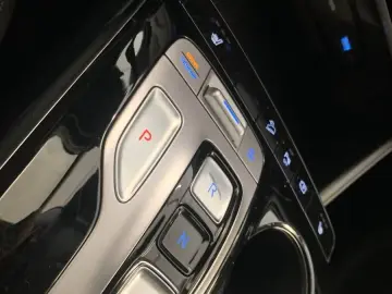 Tucson Hybrid 4WD NAVI LED 19  KAMERA DAB