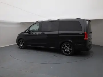 V 220 d AMG 7Sitze AHK ILS Navi RfKam 19Zoll