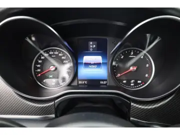 V 220 d AMG 7Sitze AHK ILS Navi RfKam 19Zoll