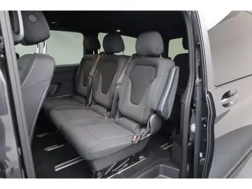 V 220 d AMG 7Sitze AHK ILS Navi RfKam 19Zoll