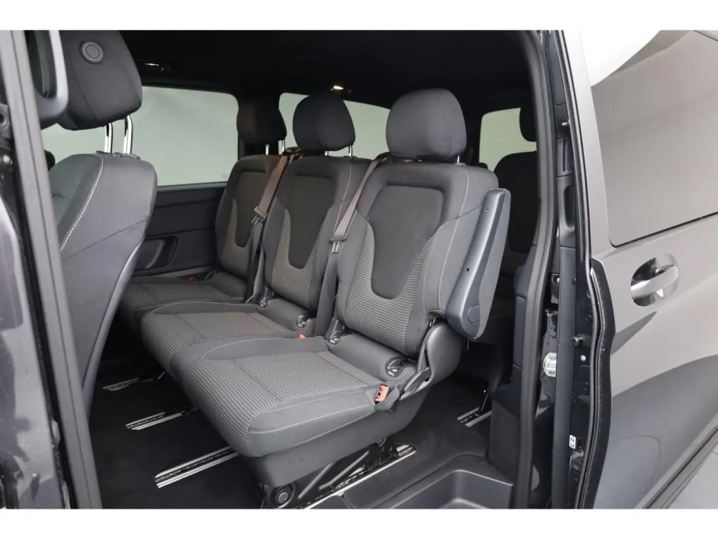 V 220 d AMG 7Sitze AHK ILS Navi RfKam 19Zoll