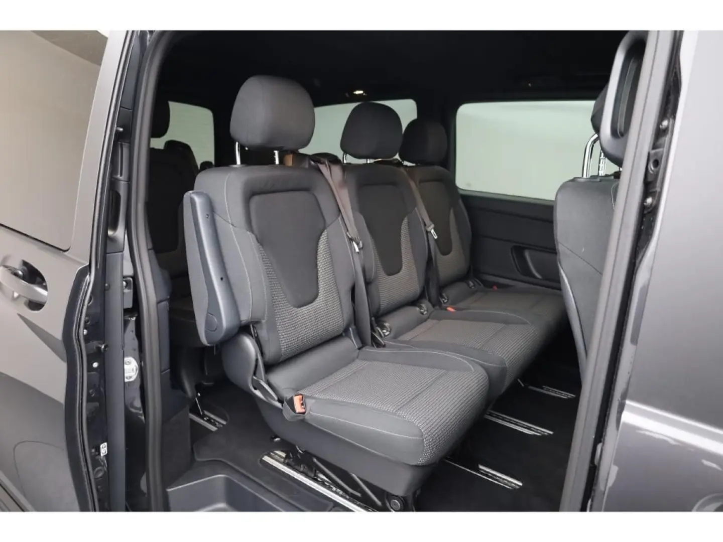 V 220 d AMG 7Sitze AHK ILS Navi RfKam 19Zoll