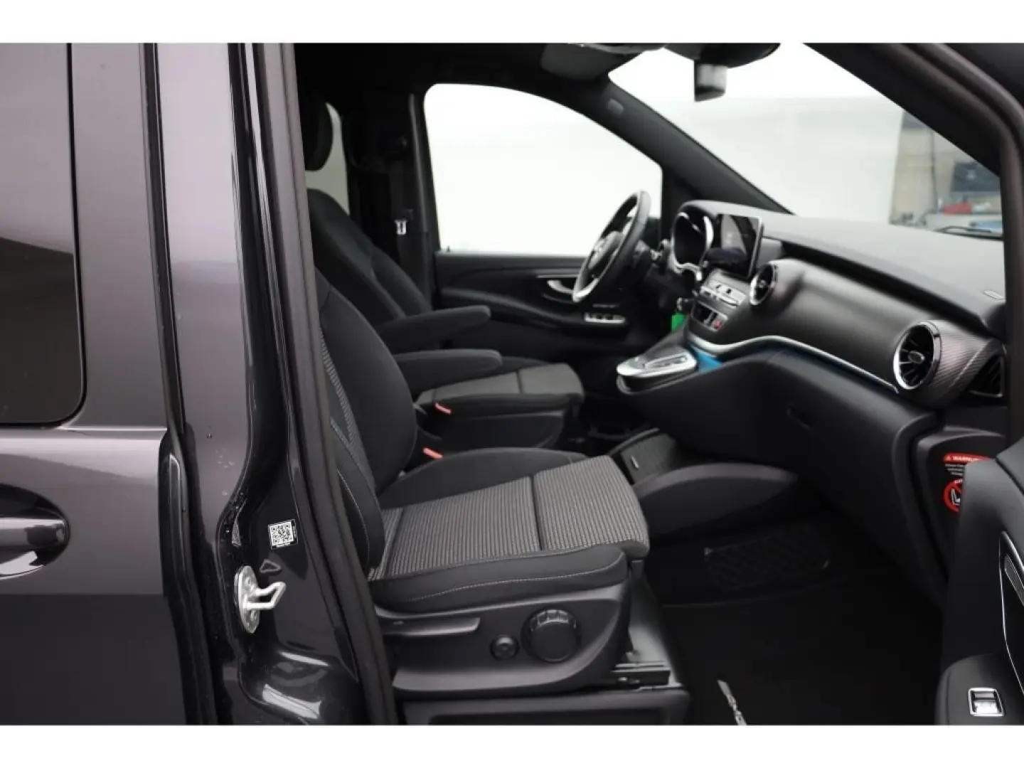 V 220 d AMG 7Sitze AHK ILS Navi RfKam 19Zoll