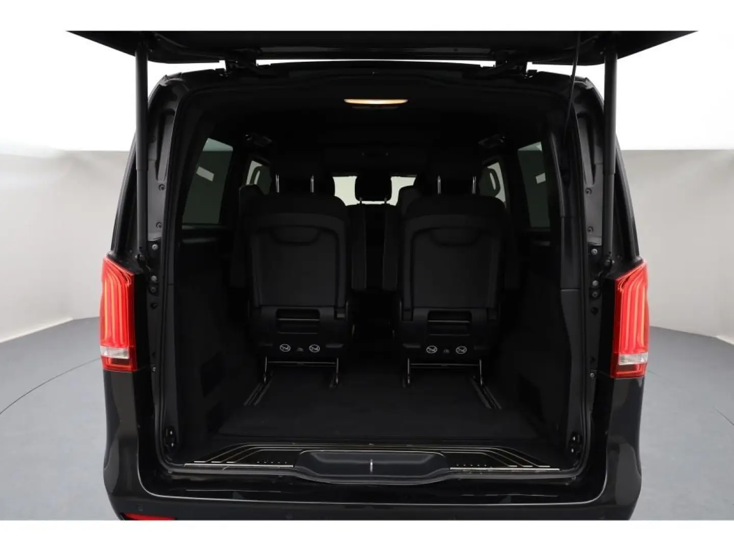 V 220 d AMG 7Sitze AHK ILS Navi RfKam 19Zoll