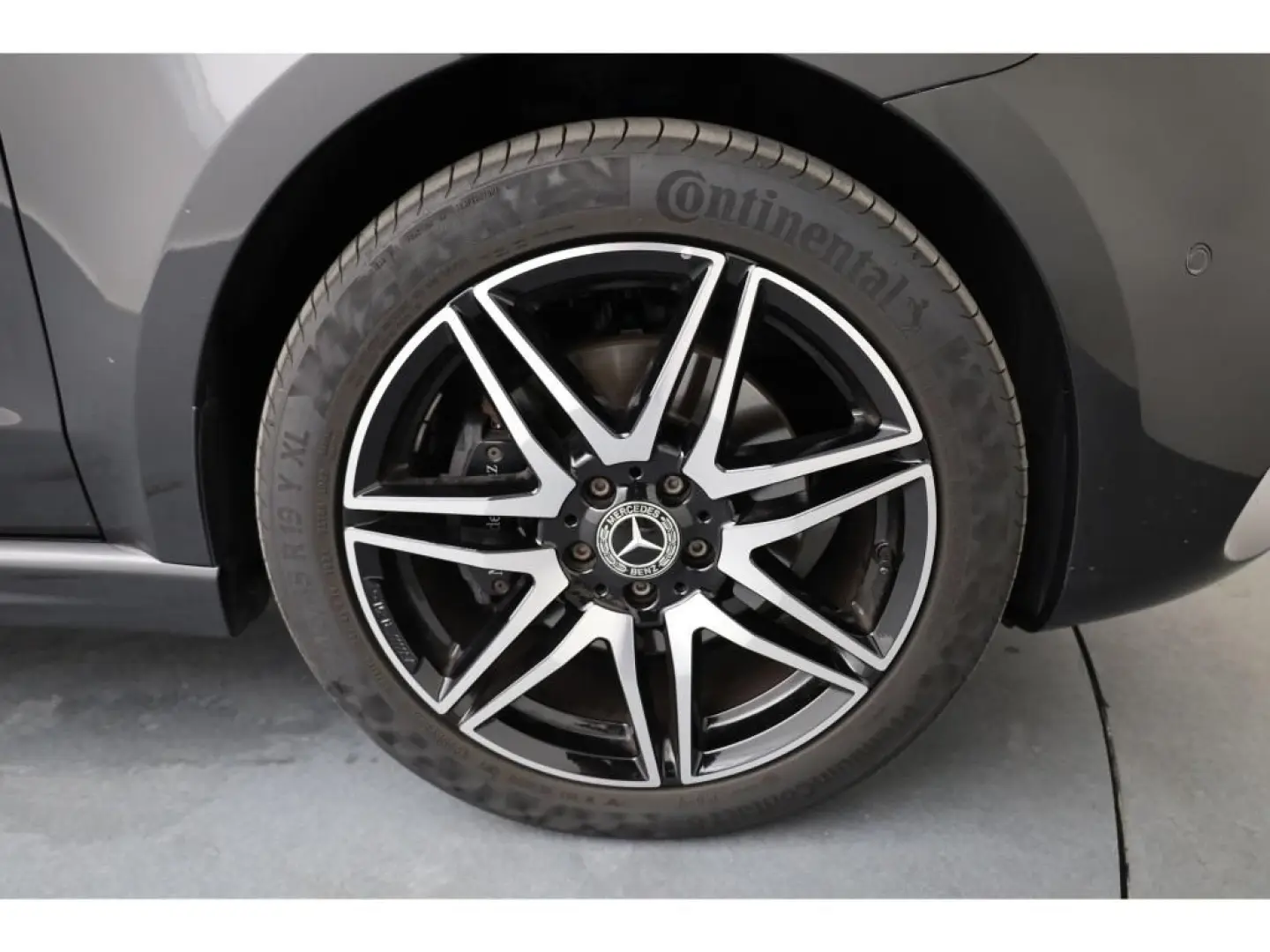 V 220 d AMG 7Sitze AHK ILS Navi RfKam 19Zoll