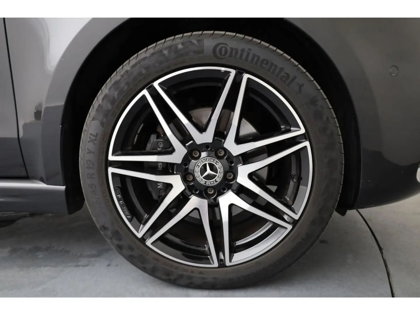 V 220 d AMG 7Sitze AHK ILS Navi RfKam 19Zoll