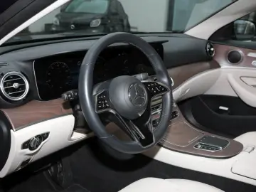 E 300 Avantgarde Standhzg Distronic  Kamera