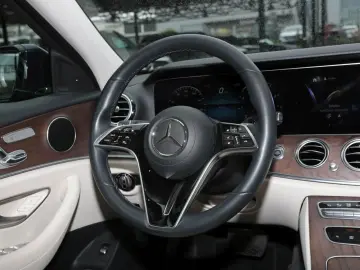 E 300 Avantgarde Standhzg Distronic  Kamera
