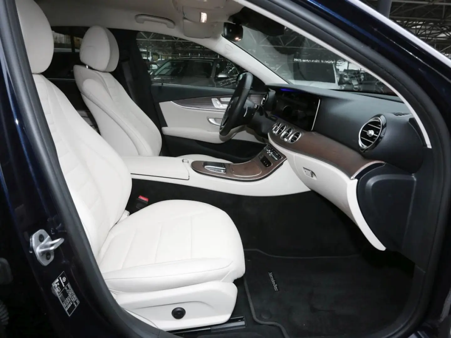 E 300 Avantgarde Standhzg Distronic  Kamera