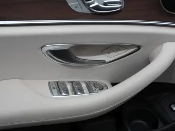 E 300 Avantgarde Standhzg Distronic  Kamera