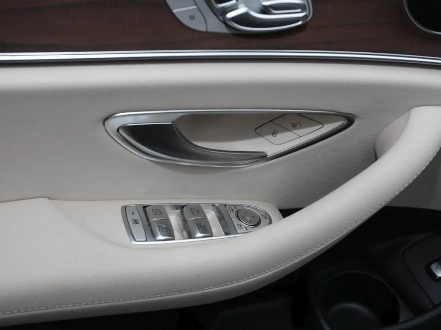 E 300 Avantgarde Standhzg Distronic  Kamera