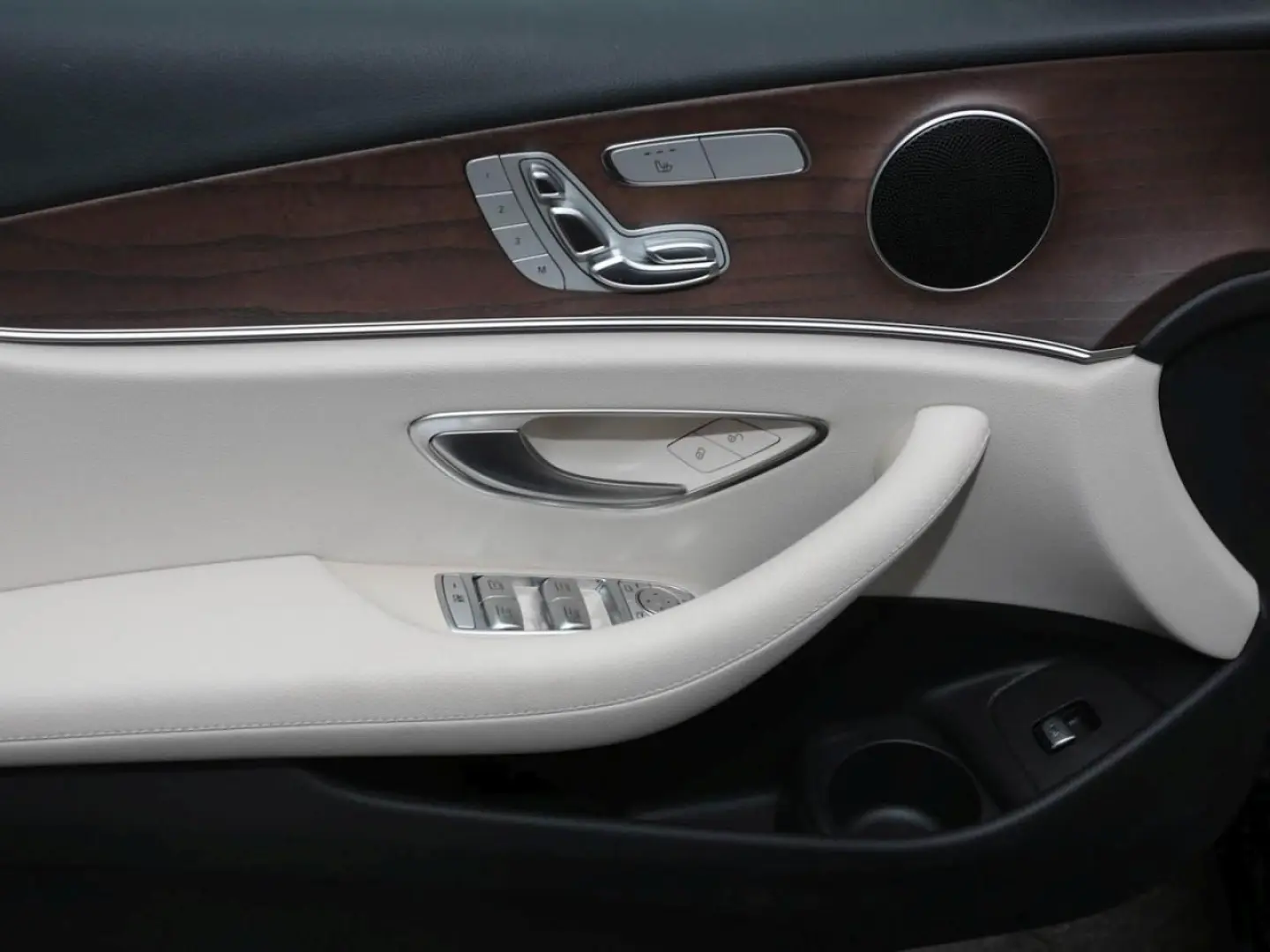 E 300 Avantgarde Standhzg Distronic  Kamera