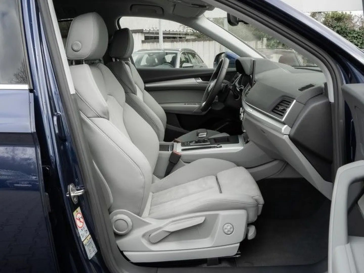 Q5 40 TFSI quattro Advanced LM20 Sports. Matrix