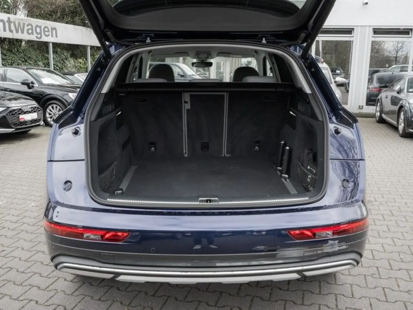 Q5 40 TFSI quattro Advanced LM20 Sports. Matrix