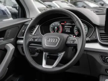 Q5 40 TFSI quattro Advanced LM20 Sports. Matrix