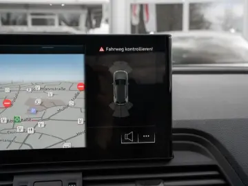 Q5 40 TFSI quattro Advanced LM20 Sports. Matrix