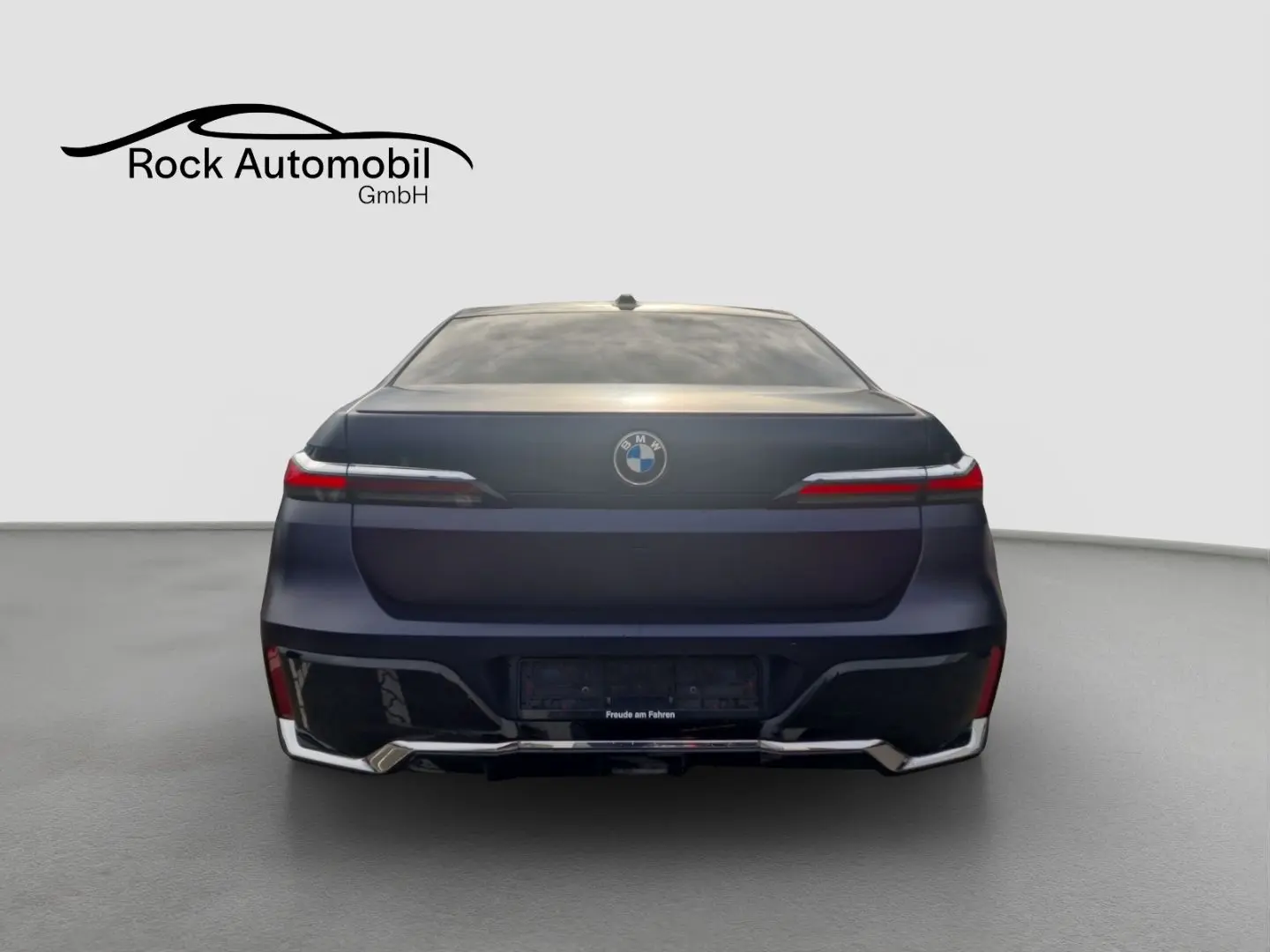 740 d xDrive M Sport B&W