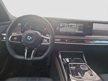 740 d xDrive M Sport B&W